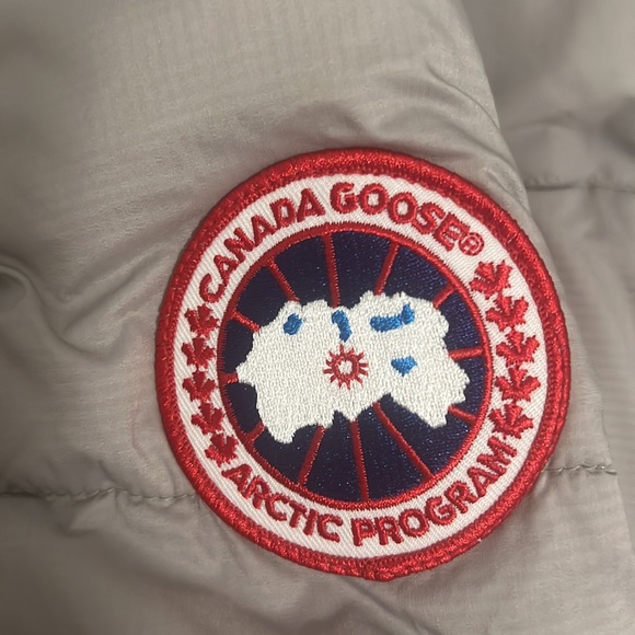 Brand: Canada goose Alliston parka. Size: medium. Color: light gray - Picture 8 of 9